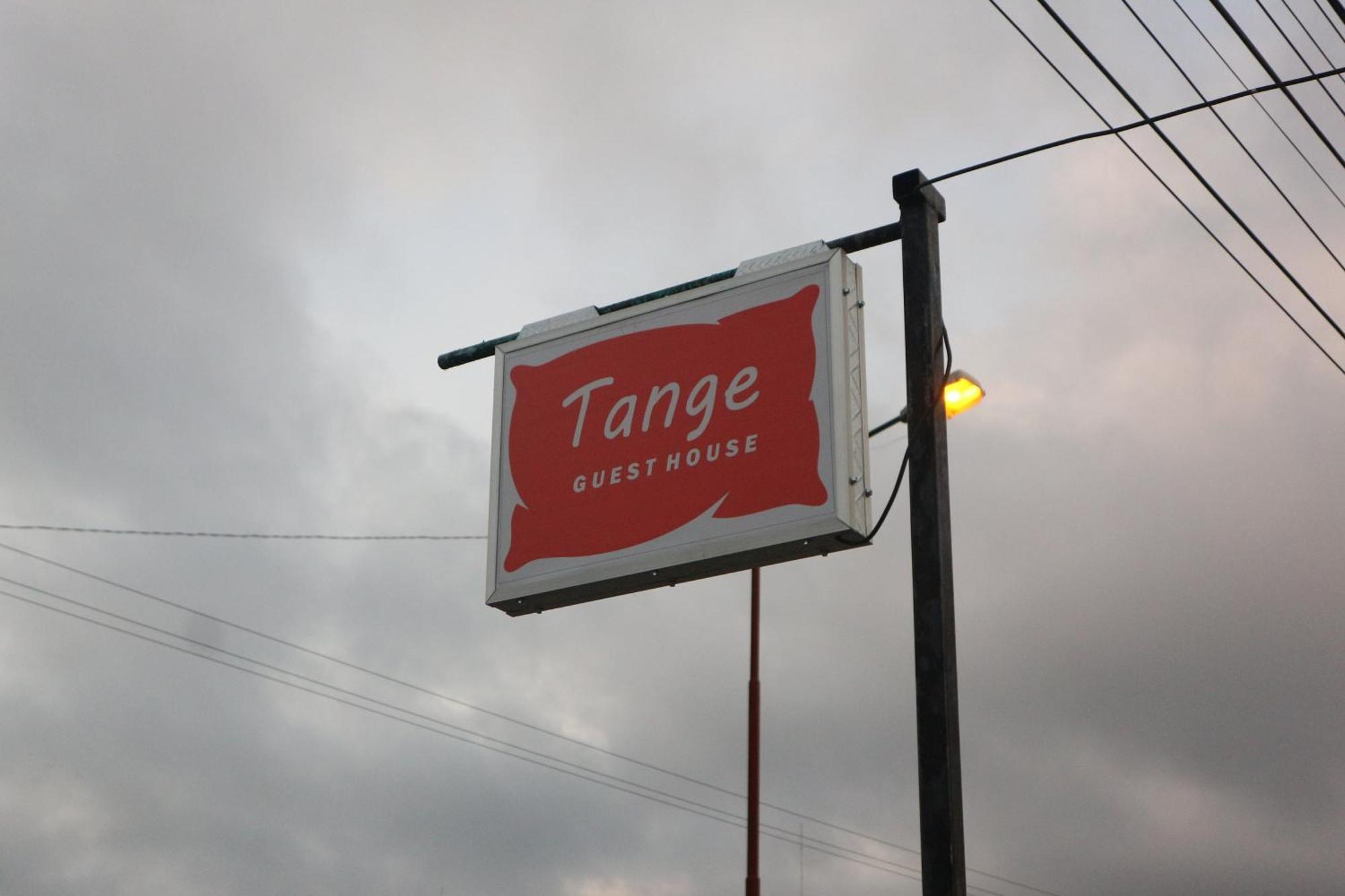 Tange Guest House Ruteng Extérieur photo